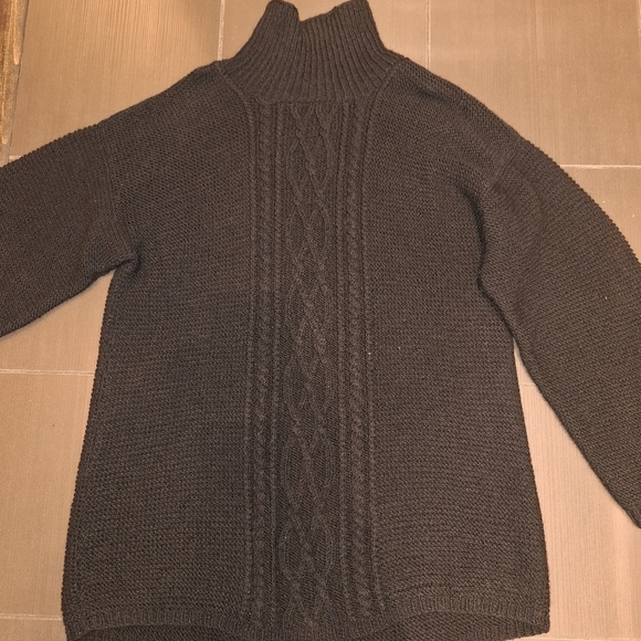 Handmade Wool Long Sweater - Picture 3 of 8
